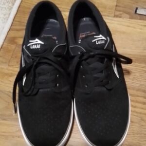 Men's Size 9  Black Lakai "Yonnie Cruz" Signature Sneakers.